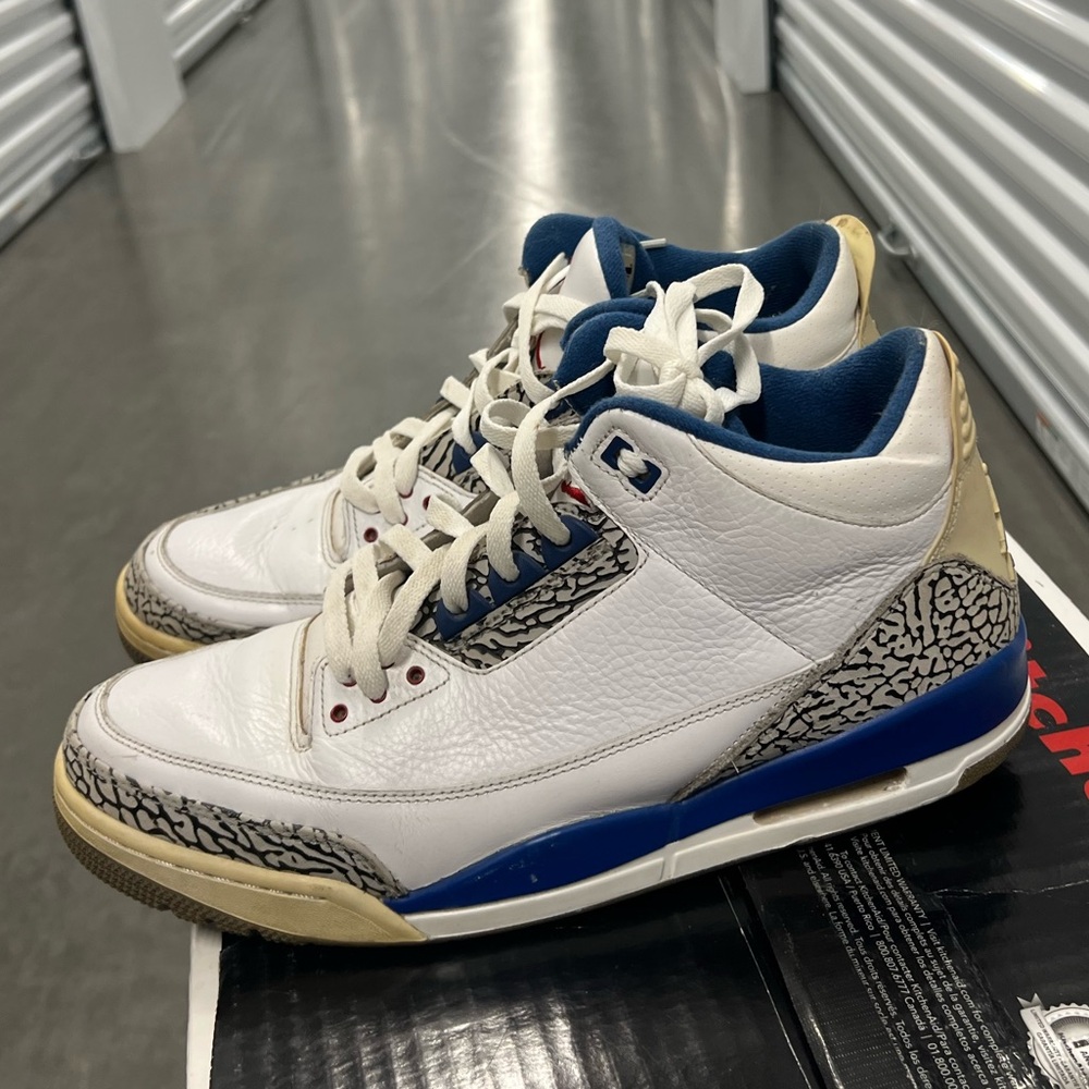 2011 Nike Jordan True Blue 3s